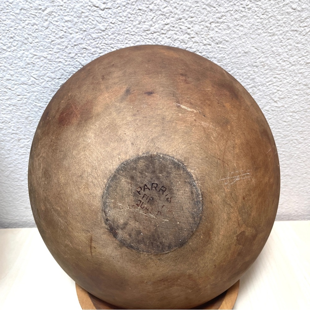 Rustic Brown Wooden Bowl- Stunning. Vintage Parris- Oval shape- smooth - Picture 3 of 7